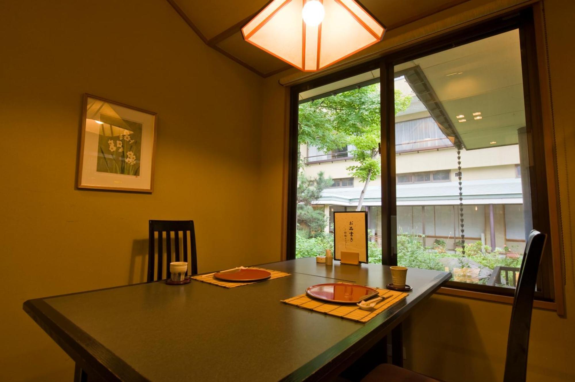 Shosenkaku Kagetsu Hotel Yuzawa  Buitenkant foto