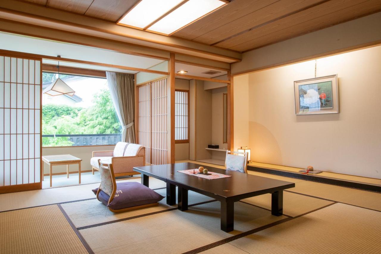 Shosenkaku Kagetsu Hotel Yuzawa  Buitenkant foto